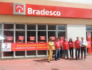 Início do protesto, hoje pela manhã, no bairro de Jaraguá
