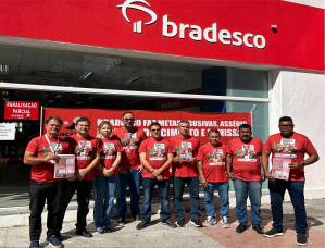 Bradesco sobrecarrega trabalhadores e prejudica clientes com fechamento de agências e demissões em massa