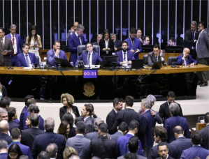 Pressão popular garante aprovação de isenção do IR para até R$ 5 mil e taxação dos mais ricos