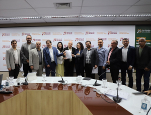 Benebeanos entregam minuta de reivindicações da Campanha Nacional Unificada 2026